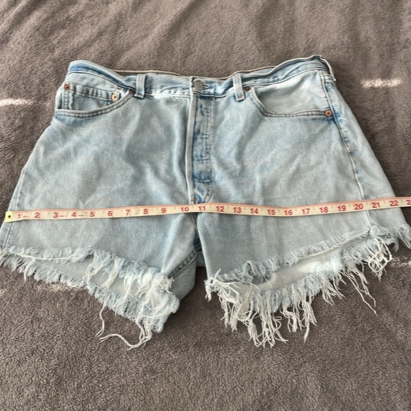 Vintage 501 Levi Cut Off Shorts 5 Button Down 34W - Picture 9 of 11